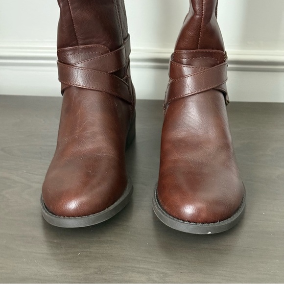 GBG by Guess Brown Haydin Knee High Boots Size 7.5M - Picture 3 of 13